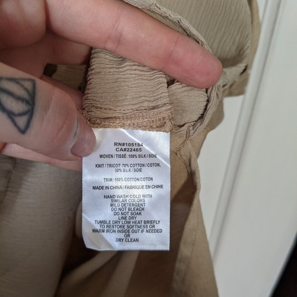 Go> by GoSilk V-neck tee - Picture 4 of 4